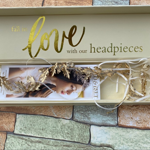 Brides & hairpins Los Angeles headpiece main image 10